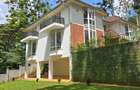 5 Bed House with En Suite at Rosslyn Lone Tree - 3