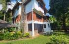 5 Bed House with En Suite in Spring Valley - 1