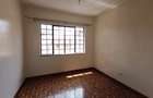 2 Bed Apartment with En Suite at Near Sarit Centre - 11