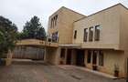 5 Bed Townhouse with En Suite at Lavington - 3