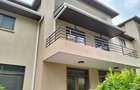 5 Bed Townhouse with En Suite in Lavington - 3