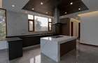 6 Bed Townhouse with En Suite in Lavington - 5