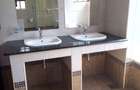 4 Bed Villa with En Suite in Rosslyn - 10