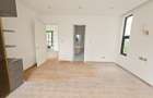 5 Bed House with En Suite in Lavington - 9