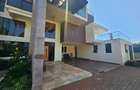 5 Bed House with En Suite in Runda - 3