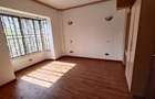 5 Bed Townhouse with En Suite at Westlands - 10