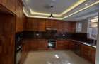 6 Bed Townhouse with En Suite in Lavington - 4