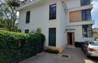5 Bed House with En Suite at Lavington Green - 2