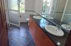 6 Bed House with En Suite in Nyari - 10