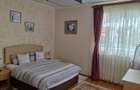 5 Bed House with En Suite in Runda - 1