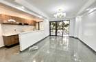 2 Bed Apartment with En Suite in Riverside - 5