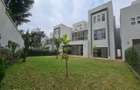 5 Bed House with Garden in Lavington - 1