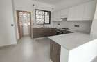 3 Bed Apartment with En Suite at Bro - 9