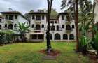 4 Bed Townhouse with En Suite at Riverside Dr - 2