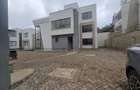 5 Bed Townhouse with En Suite in Lavington - 1
