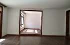 5 Bed Townhouse with En Suite at Lavington - 14