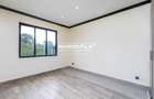 4 Bed Apartment with En Suite in Parklands - 9