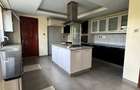 4 Bed Apartment with En Suite in Riverside - 6