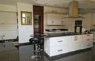 5 Bed House with En Suite in Lavington - 8