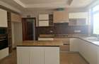 4 Bed Apartment with En Suite in Riverside - 10