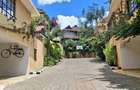 5 Bed House with En Suite at Kyuna - 1