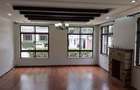 5 Bed Townhouse with En Suite at Lavington Convent Drive - 17