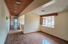 6 Bed House with En Suite in Nyari - 10