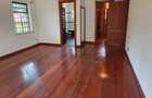 5 Bed Townhouse with En Suite in Spring Valley - 10
