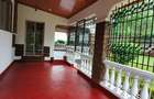 4 Bed House with En Suite at Rosslyn - 3