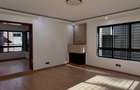 6 Bed Townhouse with En Suite in Lavington - 2