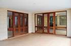 3 Bed Apartment with En Suite in Riverside - 9