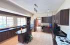 5 Bed House with En Suite in Nyari - 15