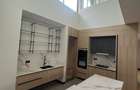 5 Bed Townhouse in Riverside - 3