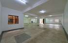 4,250 ft² Warehouse with Service Charge Included at Road A - 3