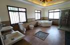 5 Bed Townhouse with En Suite in Lavington - 12