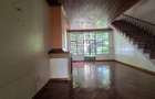 5 Bed House with En Suite in Lavington - 11