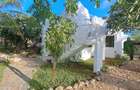 2 Bed House with En Suite in Watamu - 2