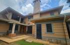 5 Bed House with En Suite in Runda - 12