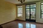 5 Bed House with En Suite in Lavington - 5