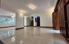 5 Bed House with En Suite in Rosslyn - 6