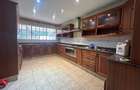 5 Bed House with En Suite at Lavington - 11