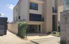 4 Bed Townhouse with En Suite at Jacaranda - 4