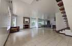 4 Bed House with En Suite in Spring Valley - 11