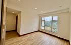 3 Bed Apartment with En Suite in Parklands - 15