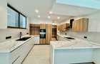 4 Bed Apartment with En Suite in Spring Valley - 4