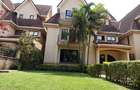 5 Bed Townhouse with En Suite at Lavington - 1