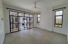 3 Bed Apartment with En Suite at Green Wood Drive - 8