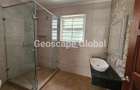 5 Bed House with En Suite in Rosslyn - 5