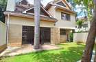 5 Bed Townhouse with En Suite at Lavington - 1