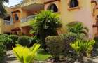 5 Bed House in Nyali Area - 1